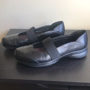 Clarks Mary Jane leather shoes